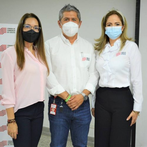 Nuestra directora Mariana Revilla, trabajando articuladamente con la Cámara de Comercio en los programas de apoyo para los Microempresarios de Cúcuta.