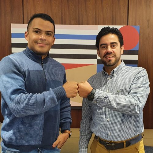 La Presidencia Ejecutiva Nacional de Asopartes Colombia @cpinedao adelantó amplia y productiva reunión con la Presidencia Nacional @rofloreshidalgo de la Cámara Nacional de Importadores de Autopartes de Venezuela @canidra . Trabajo conjunto en pro de nuestro sector automotriz en ambos paises