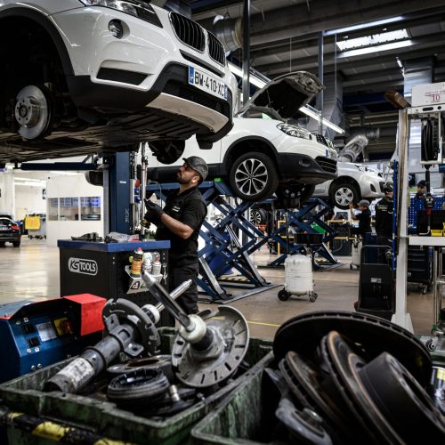 Doce negocios de carros en Ciudad Bolívar fueron sellados por incumplir normas ambientales